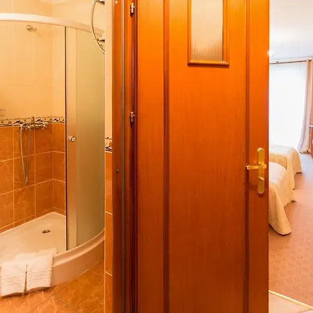 Stanislavsky Group Ξενοδοχείο 3*